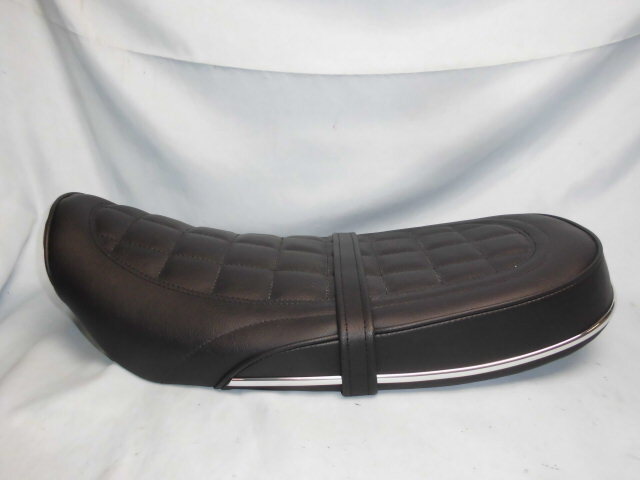 ■ダックス CB風 カスタムシート 黒レザー ベルト付 DAX ST70 ST50 AB26 12V 6V メッキモール付 拍卖