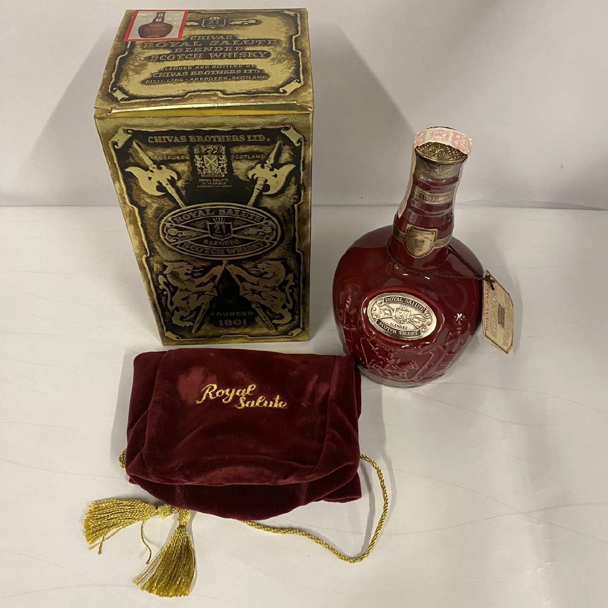 【未開栓】ROYAL SALUTE ロイヤルサルート 21年 <酒>スコッチ ウイスキー 赤陶器 40% 700ml アルコール拍卖