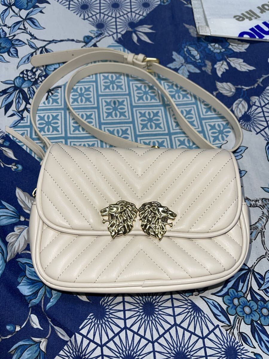 ★★★ZARA ライオンモチーフ ショルダーバッグ ホワイト拍卖