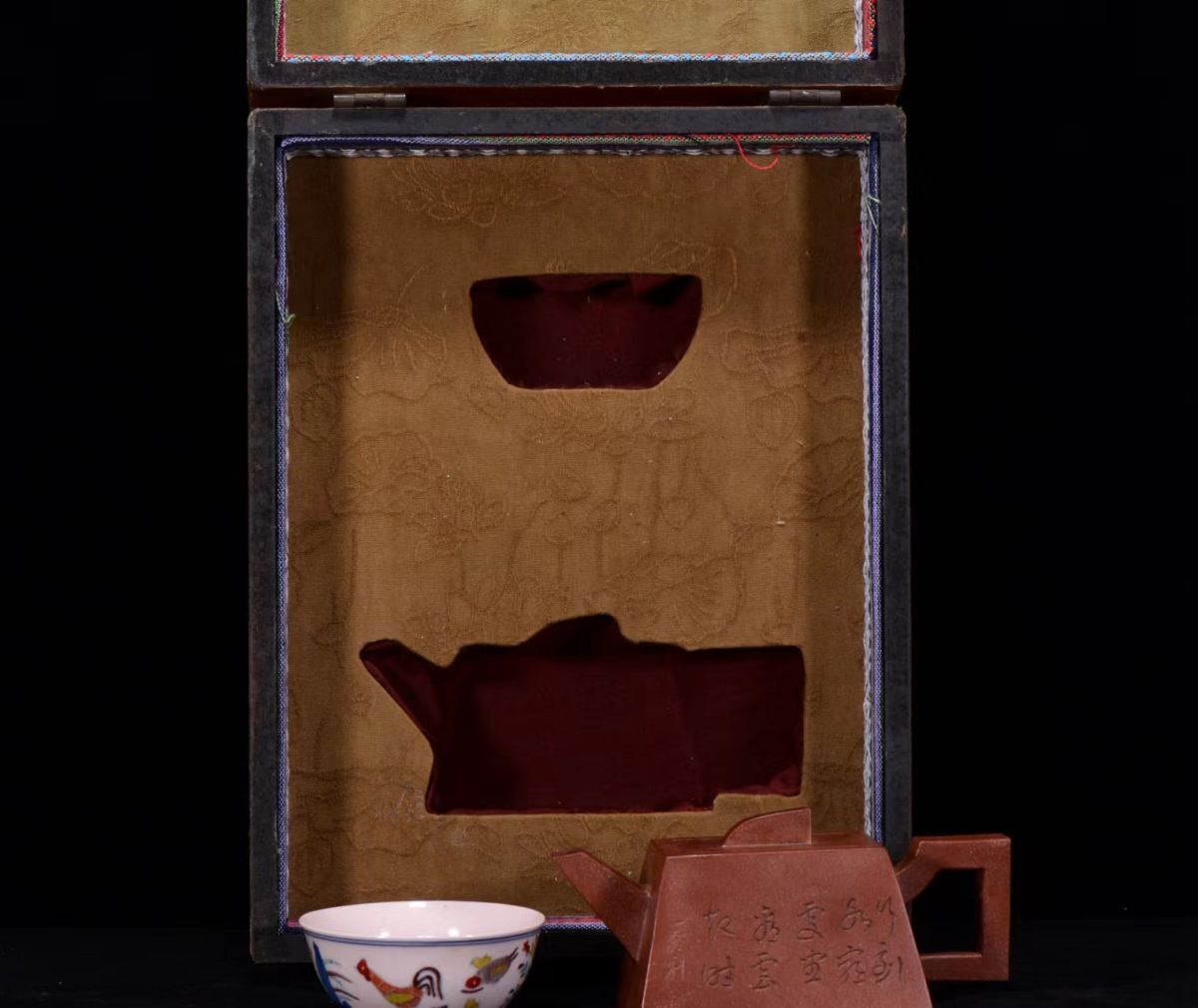 永し 清時代 紫砂壺 茶壺 大明成化年製 鷄缸杯 漆盒 古陶磁器 陶芸 皿 中国陶瓷器 唐瓷 置物擺件 古美術品 古賞物 旧家蔵出 中国唐物 A22拍卖