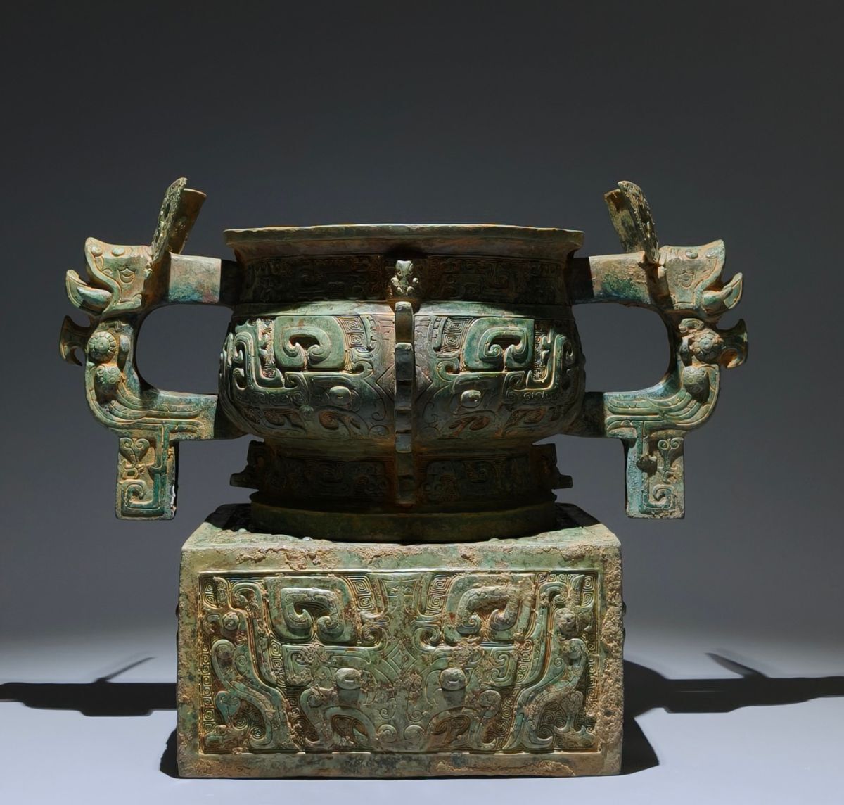 永し 商代時期 青銅器 獸面紋盆 銘文 極細工 古銅彫 置物擺件 古美術品 時代物 古董品 収集 骨董品 旧家蔵出 中国唐物 A86拍卖