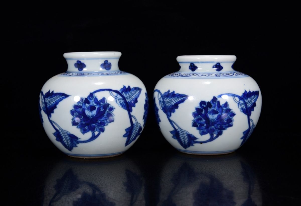 永し 清時代 蕃蓮紋罐 一対 古陶磁器 陶芸 皿 中国陶瓷器 唐瓷 置物擺件 古美術品 古賞物 収集 旧家蔵出 中国唐物 A154拍卖