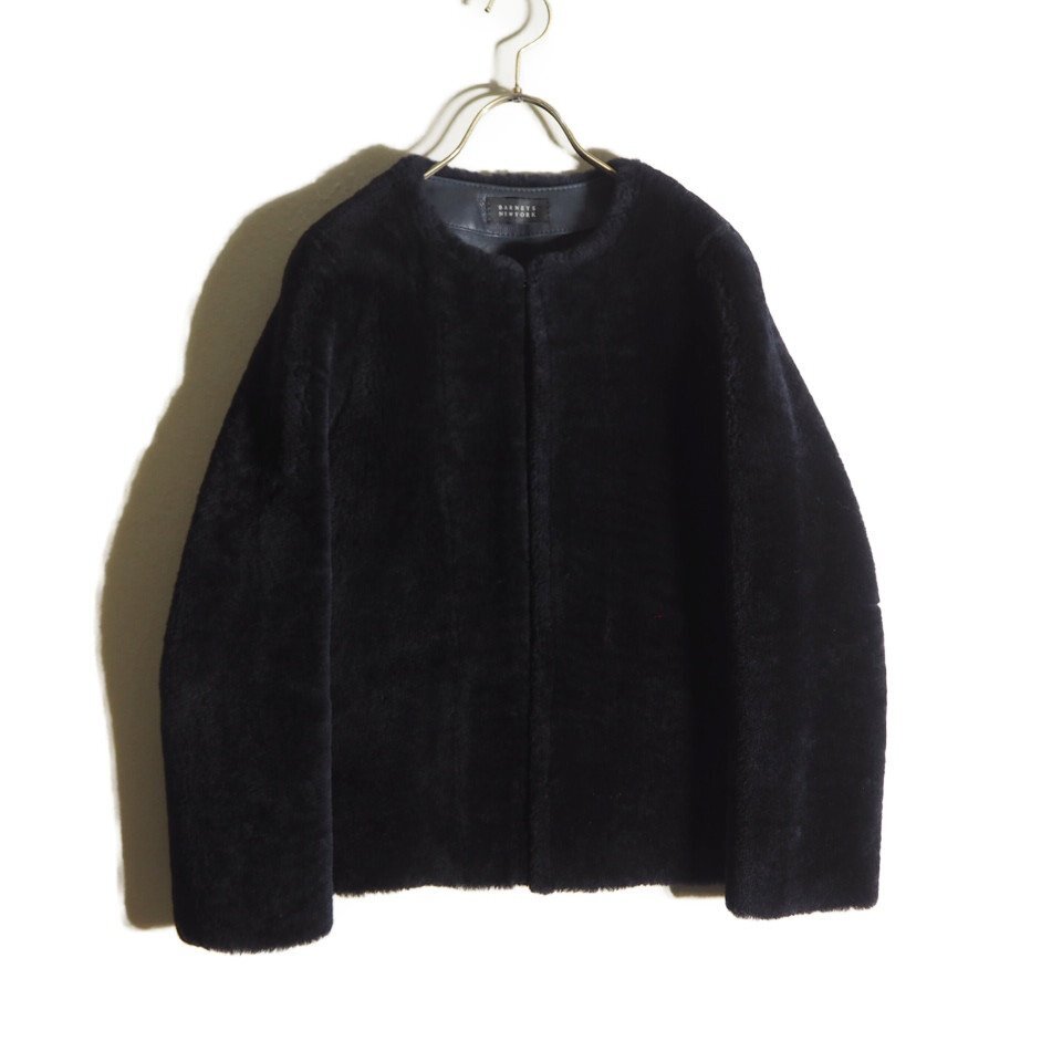 R3724h15 ▼BARNEYS NEWYORK バーニーズニューヨーク▼ ノーカラー ムートン ショートコート ネイビー 36 / ムートンジャケット 羊革 秋拍卖