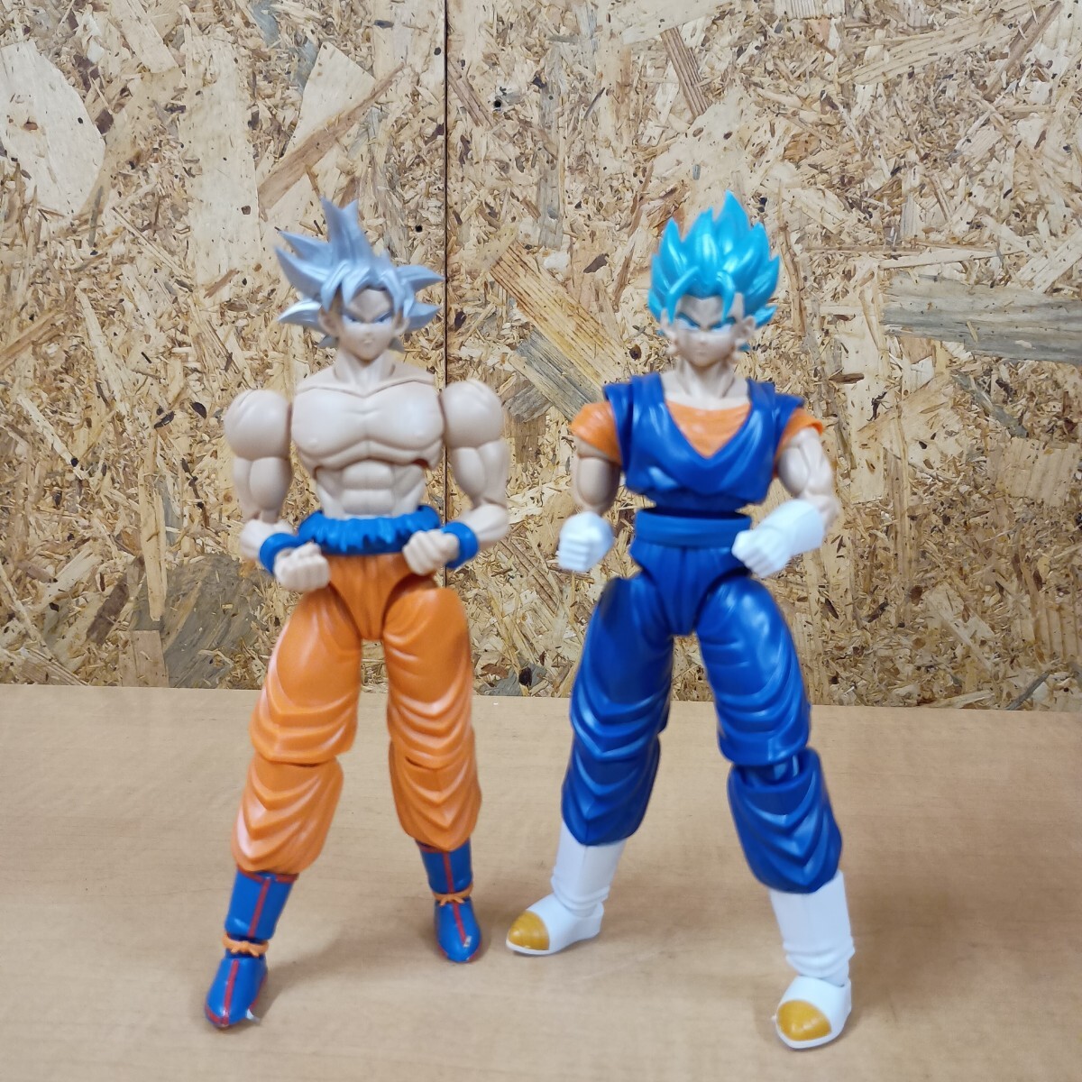 (A-68) ドラゴンボール 孫悟空 ベジット フィギュア プラモデル 全長約180mm拍卖