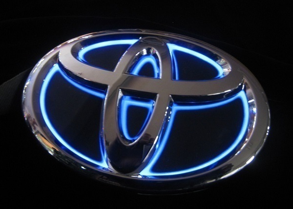 ジュナック LEDトランスエンブレム 【リア】 ヴィッツRS SCP90/NCP91 後期拍卖