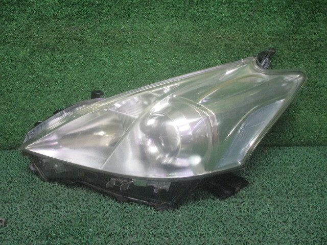 ZVW41 トヨタ プリウスα 平成23年 ハロゲン用 レンズNO.47-41 左ヘッドランプ 253630拍卖