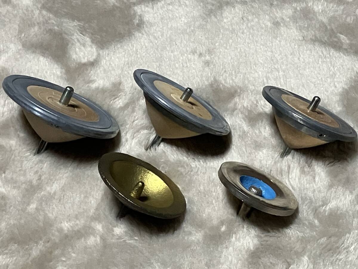 金属独楽 5点 まとめて 木製非鉄金属 大中小3つ組 + 鉄製2個 コマ こま 郷土玩具拍卖