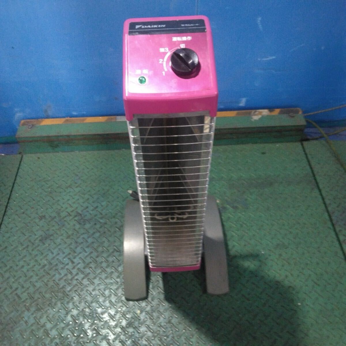 u1813 DAIKIN ダイキン工業 遠赤外線暖房機 セラムヒート ERK10MS 100V 動作確認済拍卖