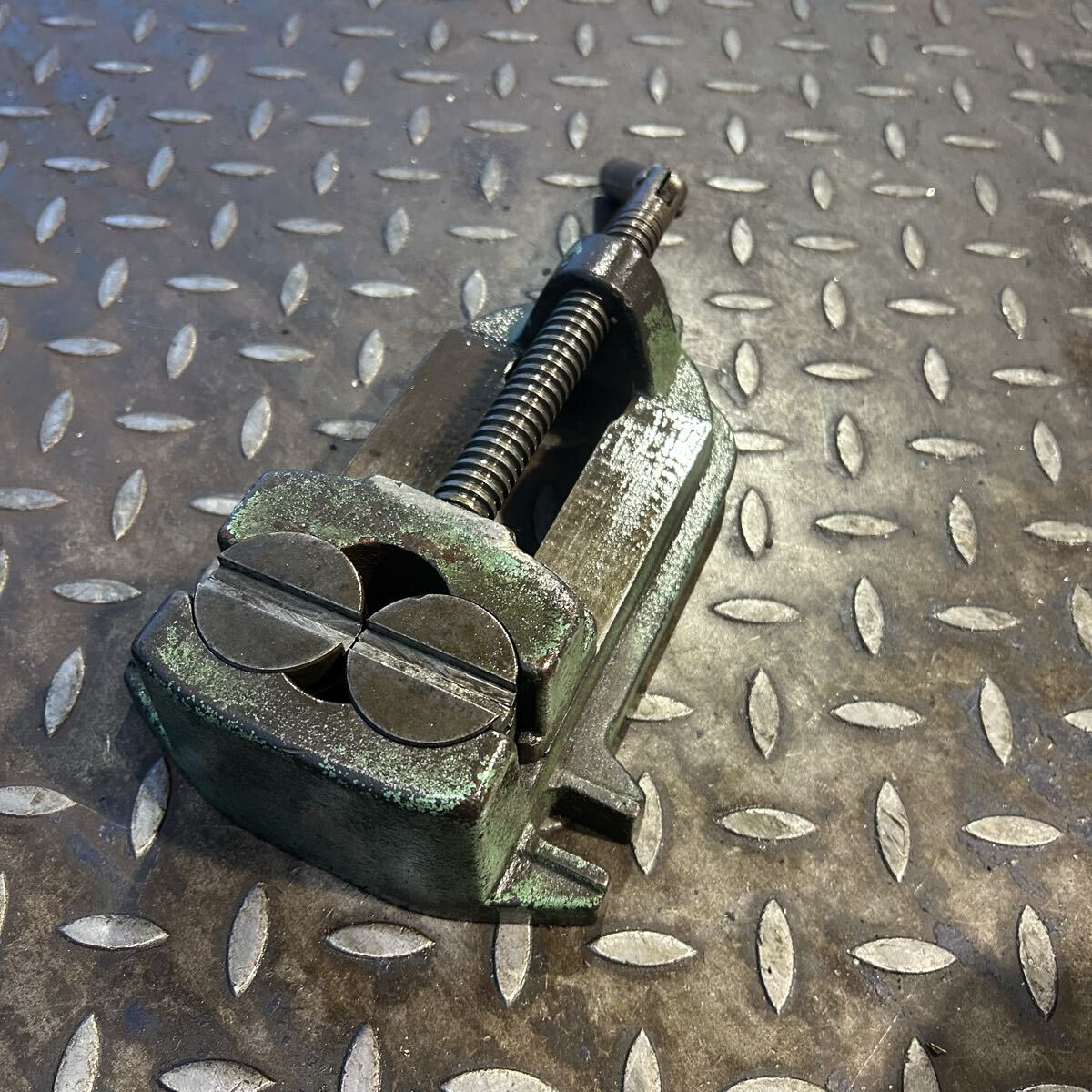 T2530 特殊 バイス 口幅約85mm 開き約88mm *動作良好拍卖