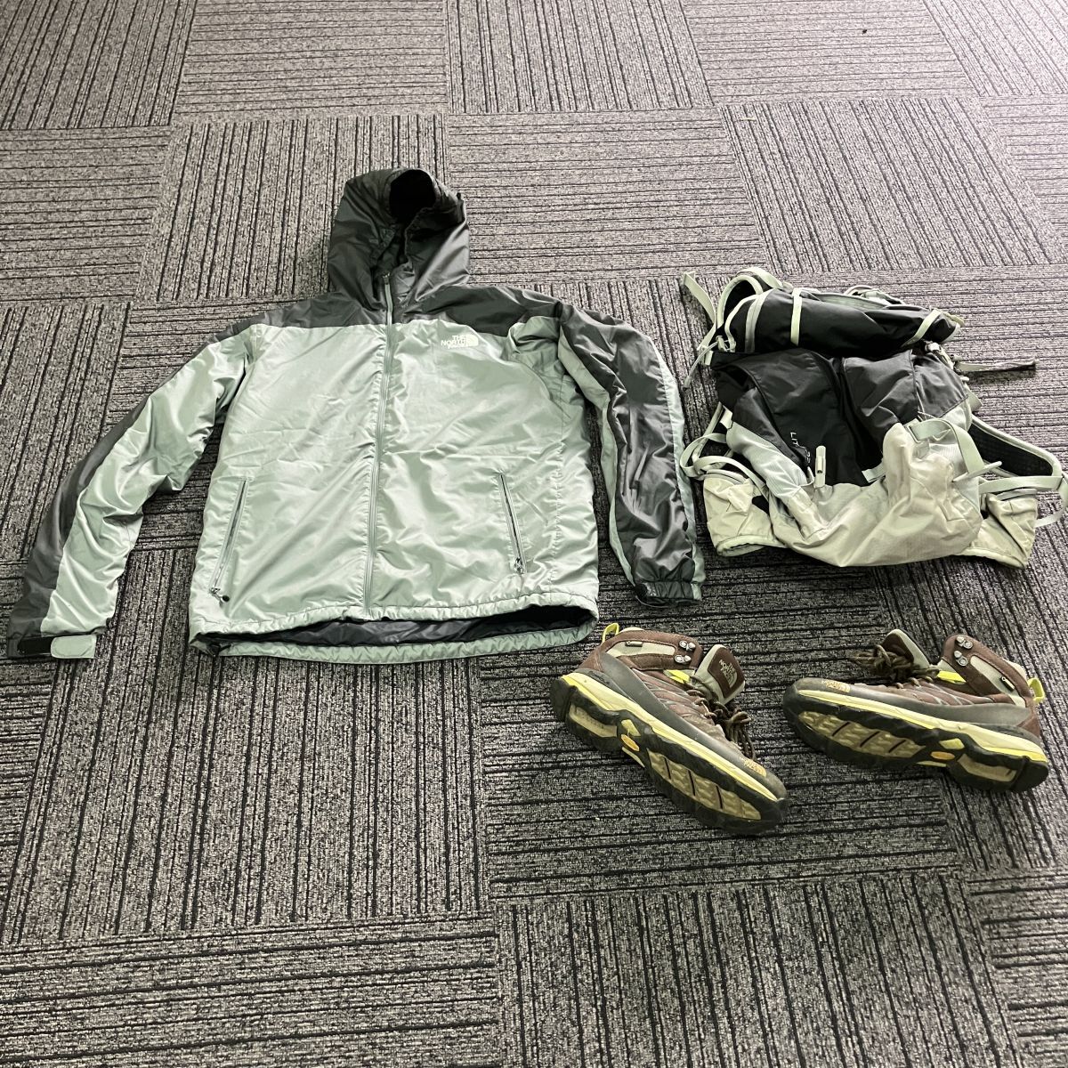 【アウトドア 登山 用品 セット】1円~ ノースフェイス リュック等 アウトドア 軽量 トレッキング キャンプ 登山 防寒 現状品 mc01080292拍卖