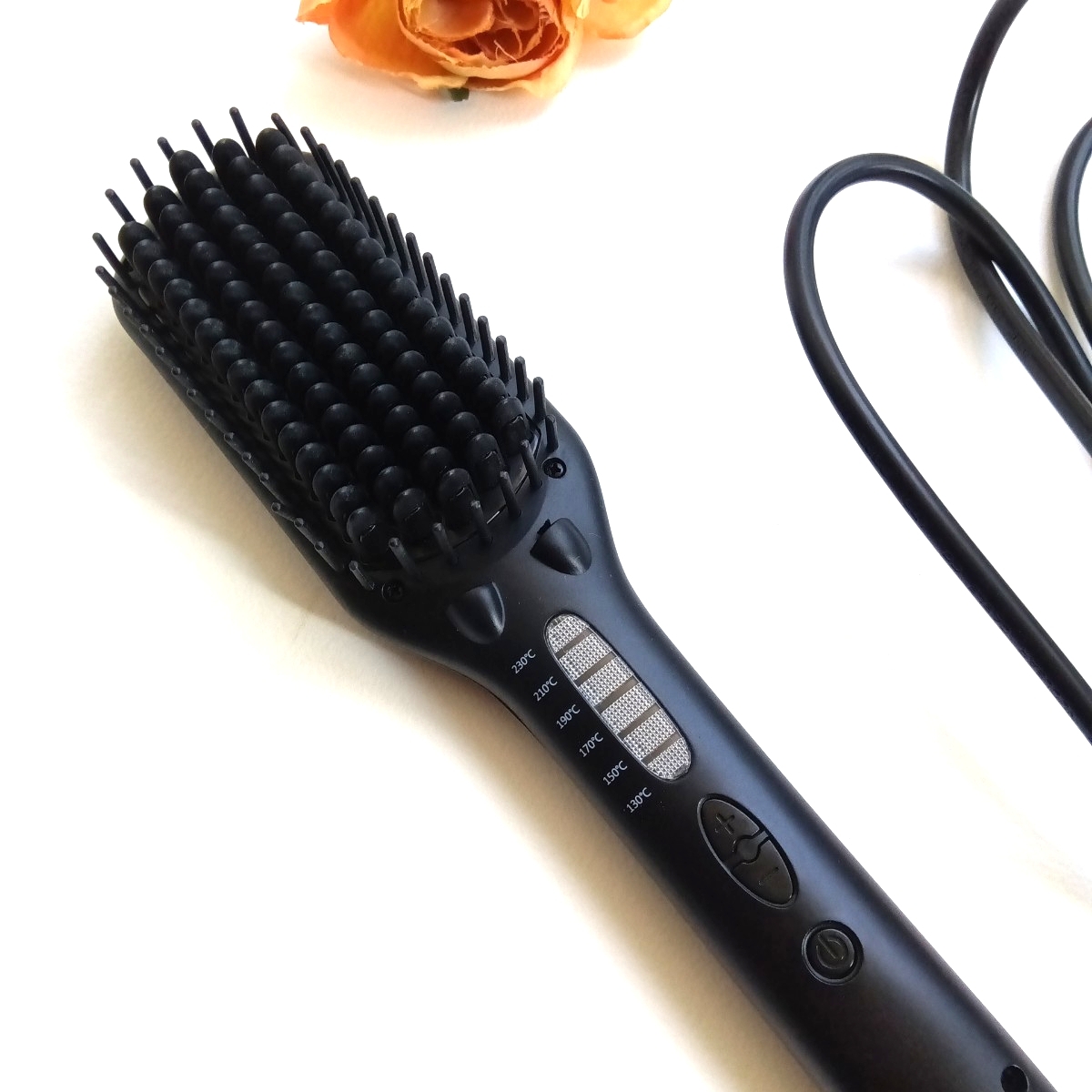 【ヘアアイロンブラシ型 マイナスイオン 温度調節可 130℃から230℃ ストレート 美容 ブラシアイロン 美品拍卖