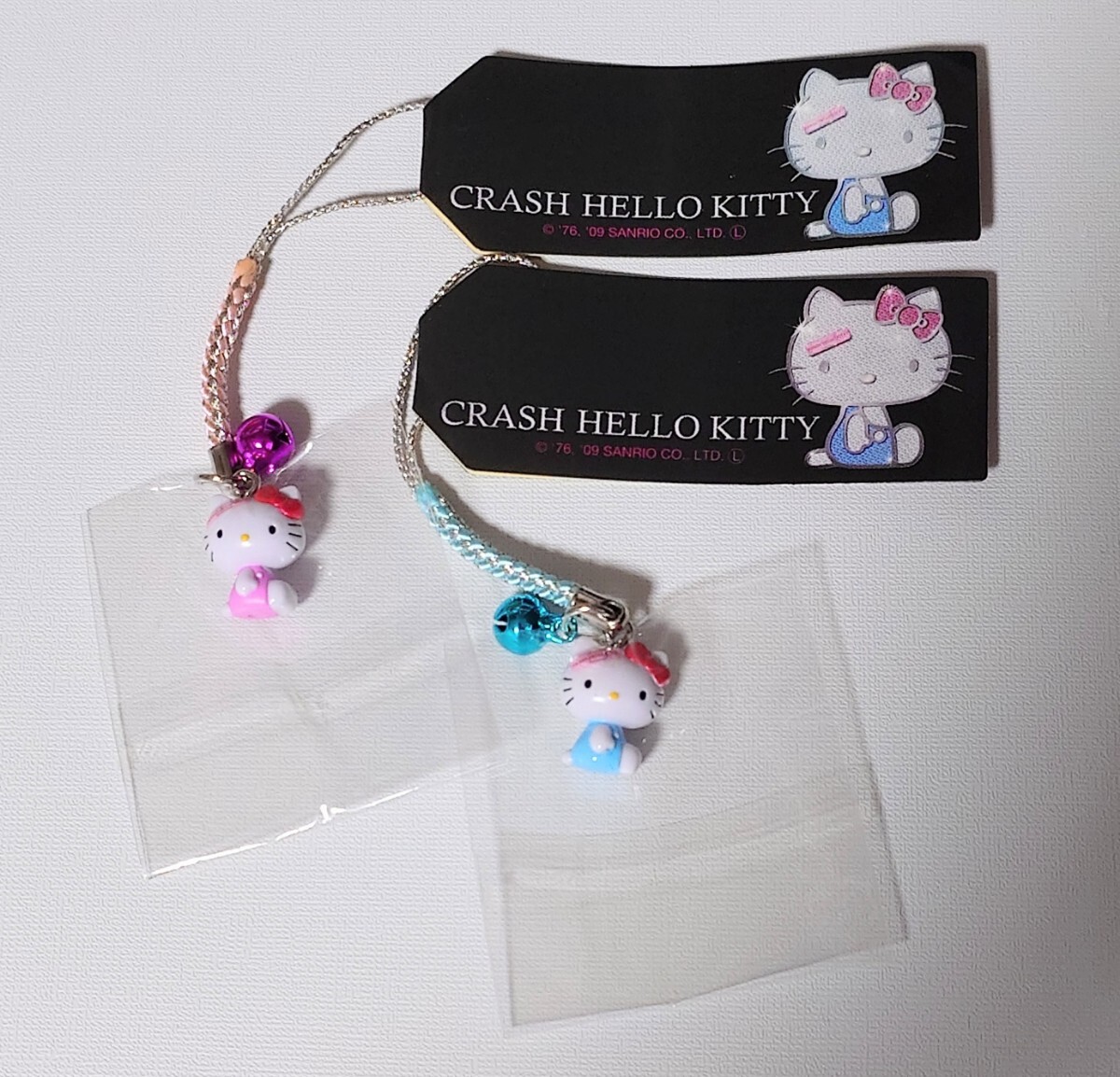 ご当地 地域限定 ハローキティ 新宿マルイワン おちまさと コラボ クラッシュ crash 絆創膏 マスコット 根付け ストラップ 2009年 送料込み拍卖