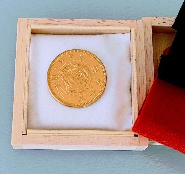 △ 旧20円 金貨 明治10年 木箱入り アンティークコレクション 古銭 磁性無し拍卖
