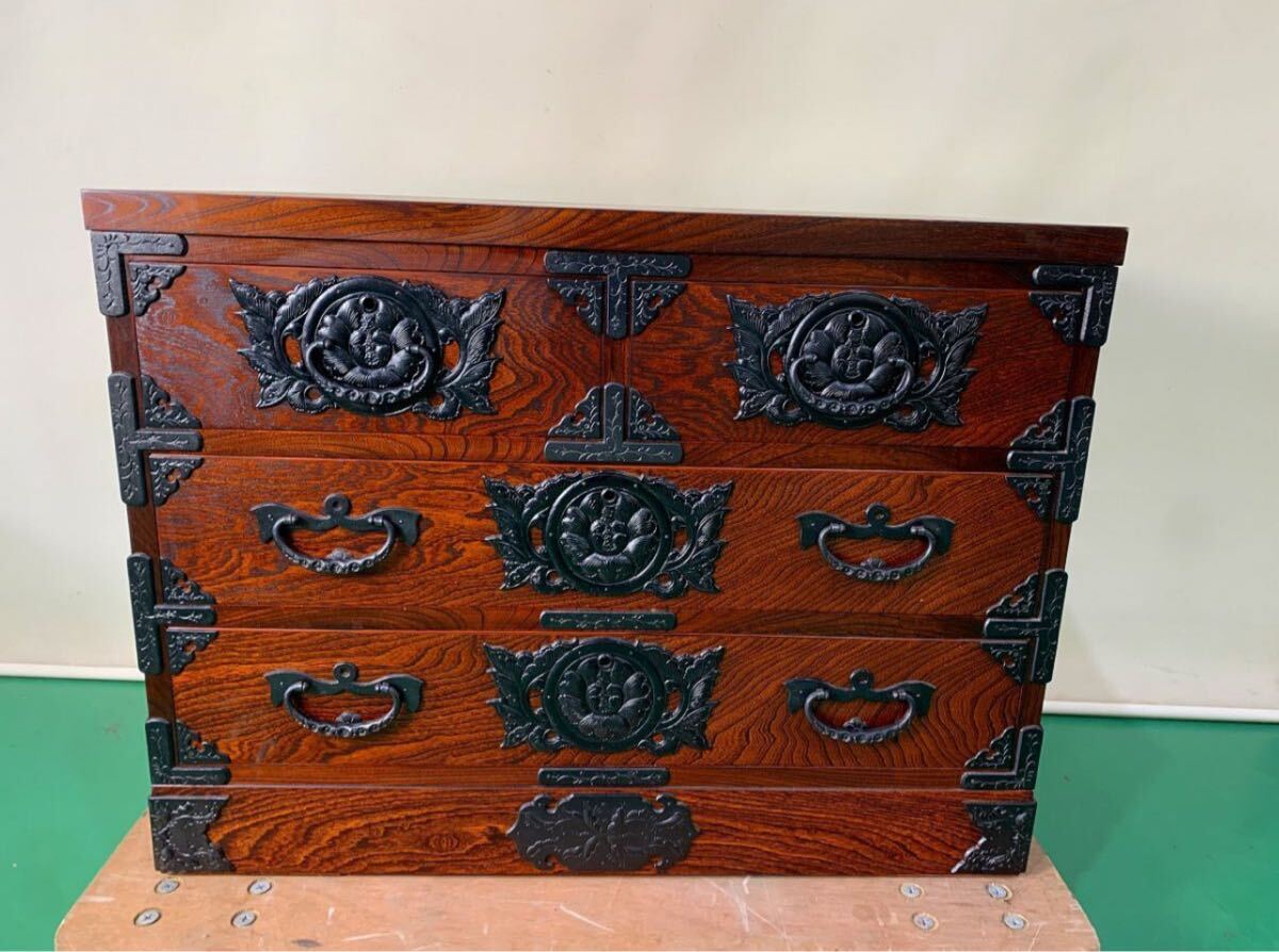岩谷堂箪笥 25万 欅材 拭漆塗り 南部鉄器金具 牡丹紋様 引き出し タンス 収納 工芸 民芸家具 和室_松本 北海道 九州拍卖
