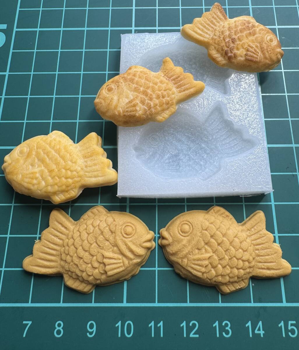 シリコンモールド【両面たい焼きLサイズ】ミニチュアフード 型 デコパーツ拍卖