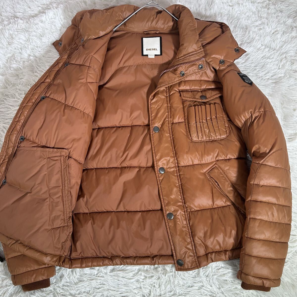 【美品】DIESEL ディーゼル ダウンジャケット 2way 中綿 ナイロン 軽量 肉厚 ブラウン M〜Lサイズ相当 メンズ キルティング 袖ワッペン拍卖