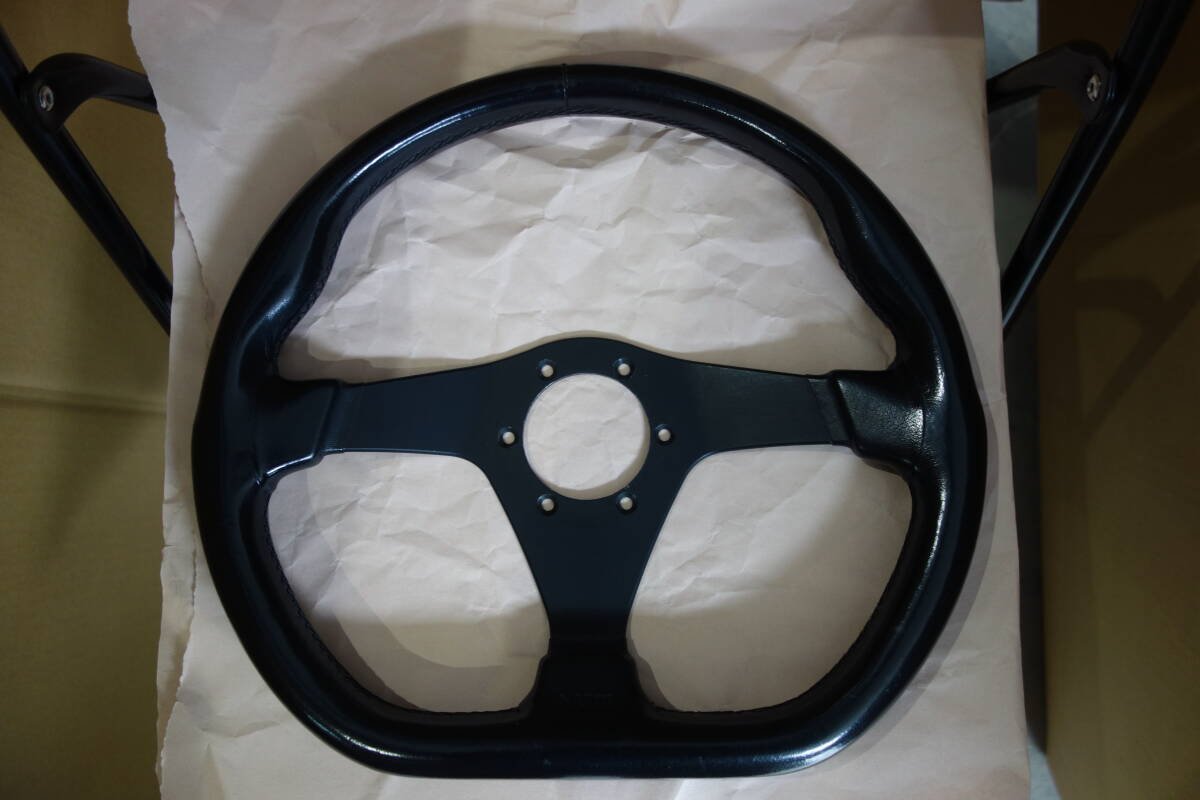 NARDI ナルディ Dシェイプ レザーステアリング 希少!レア!入手困難品!MADE IN ITALY 本物です。拍卖