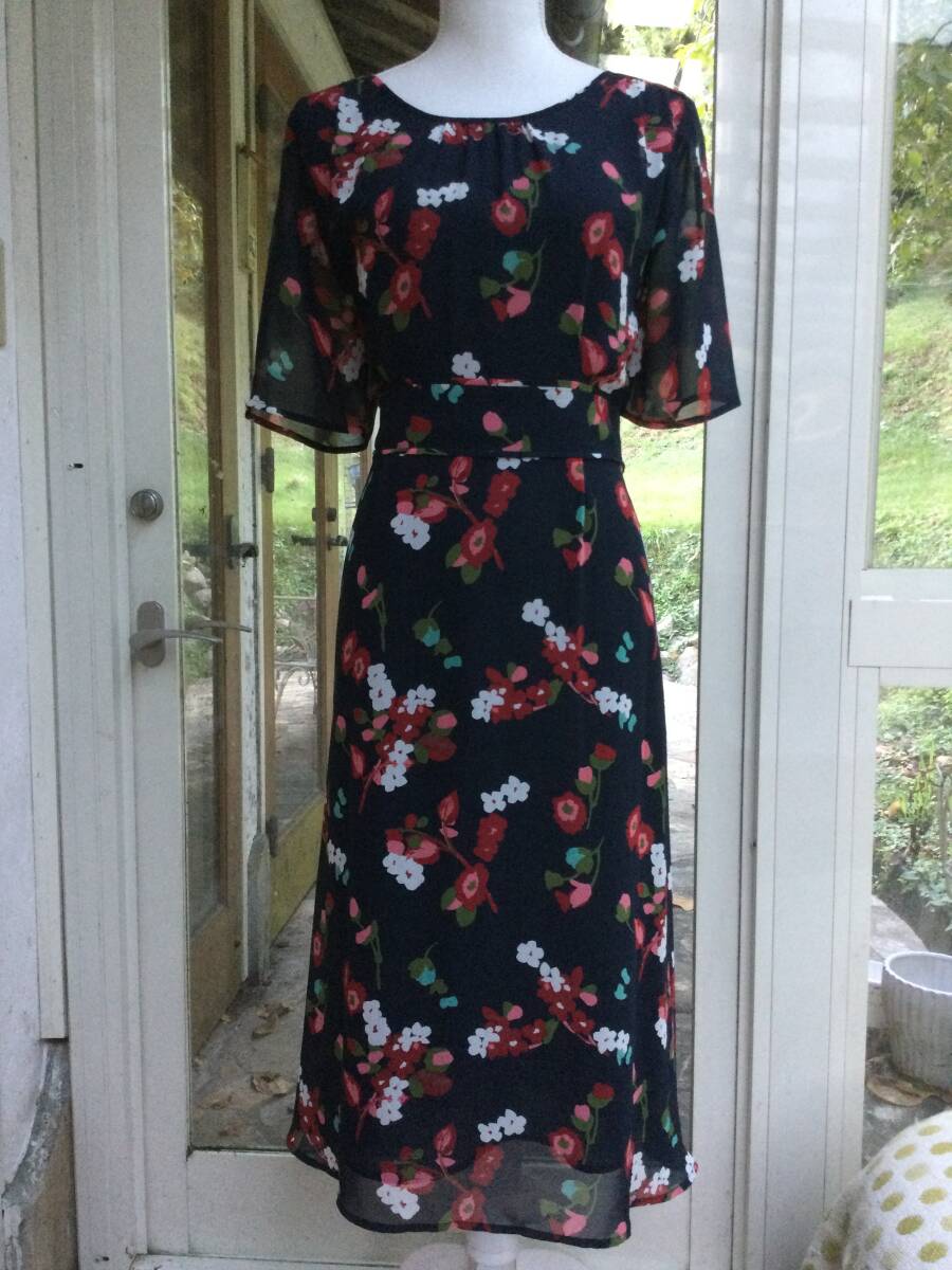 ローラアシュレイ・黒地赤白花柄シフォンワンピース13号拍卖