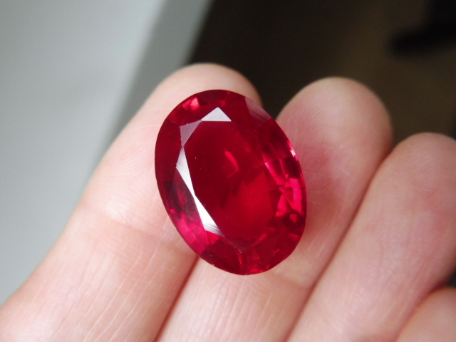 【ルビーの王様】pigeon's blood 逸品ルビー 約21ct ルース 裸石 純粋な赤拍卖