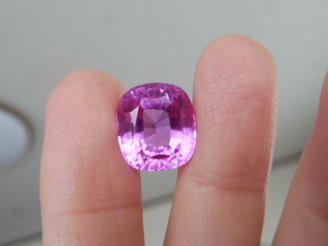 【トッピンをお探しの方に・・・】逸品ピンクサファイア 約12ct ルース カット細かく綺麗!拍卖