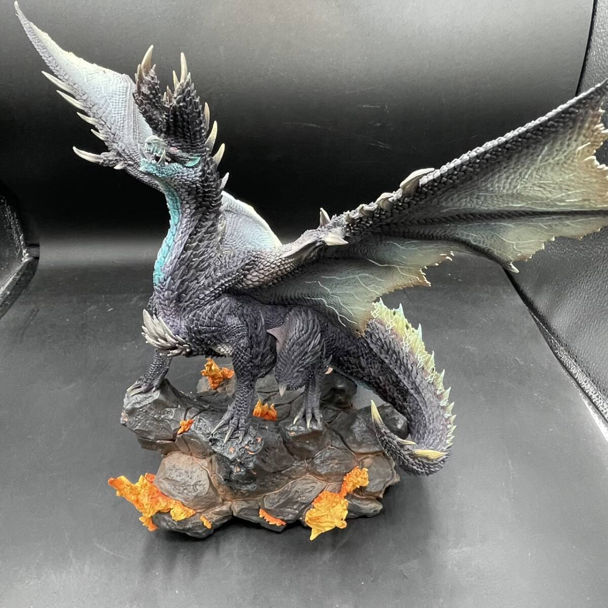 カプコン 煌黒龍 アルバトリオン CFB クリエイターズモデル モンスターハンター3拍卖