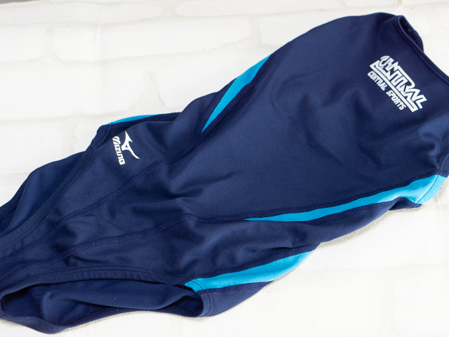 1112*【送料無料】*ジャンク品*競泳水着*ミズノ*セントラルスポーツ*フライバック*130サイズ*ネーム入*MIZUNO*CENTRAL_SPORTS*USED♪拍卖