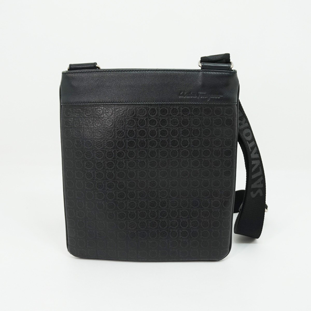 ◇【Salvatore Ferragamo サルヴァトーレ・フェラガモ】ガンチーニ レザー ショルダーバッグ ブラック拍卖