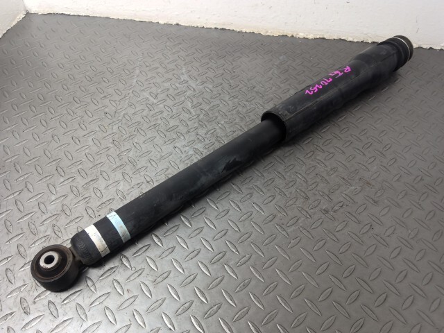 アクア 6AA-MXPK11 右リア ショックアブソーバー 48530-52Q60拍卖