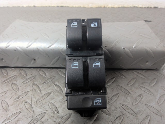 ウェイク LA700S パワーウインドウスイッチ 84820-B2440拍卖