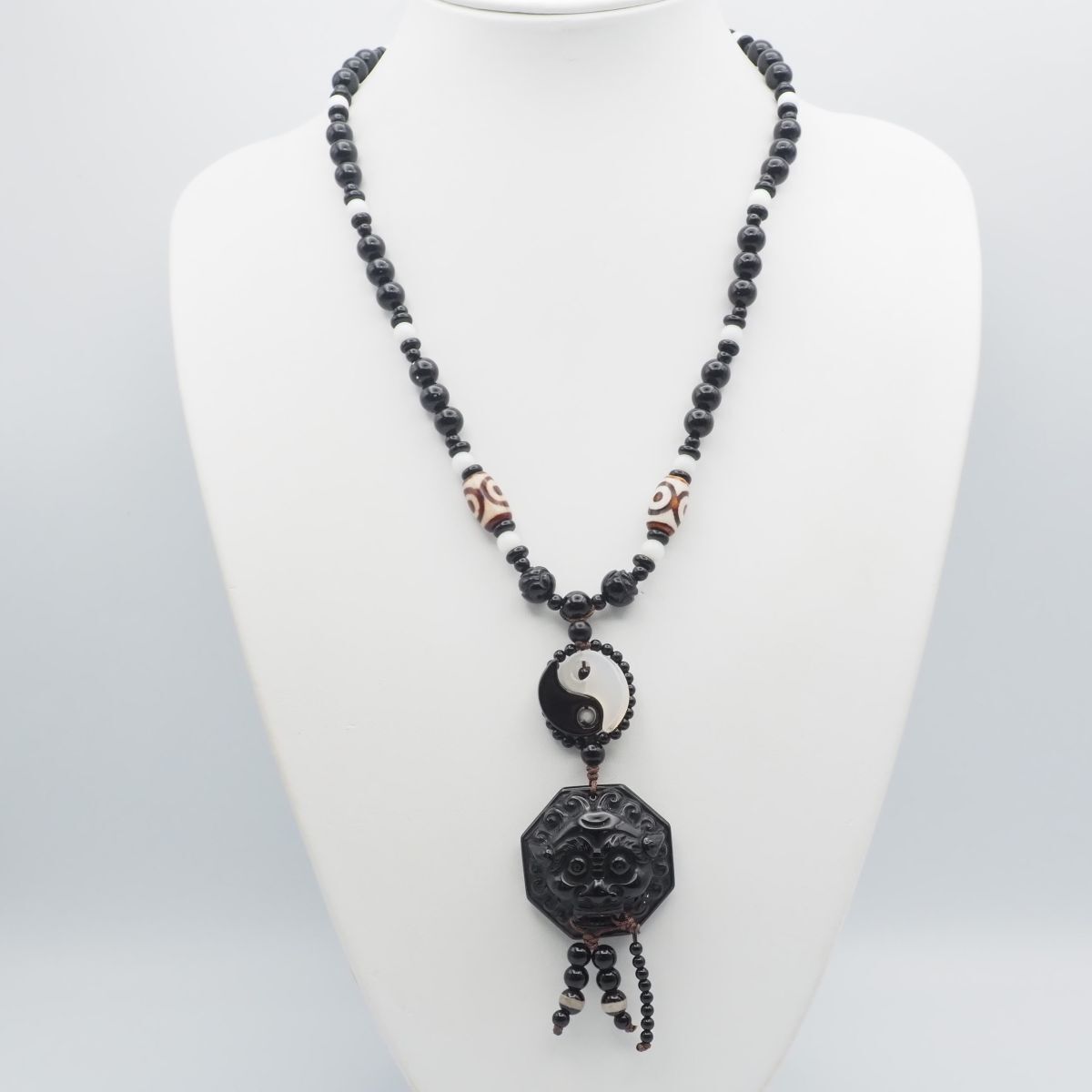 H509 オニキス ホワイトストーン ネックレス 陰陽太極図 勾玉 獅子彫刻 紐 デザイン アンティーク拍卖