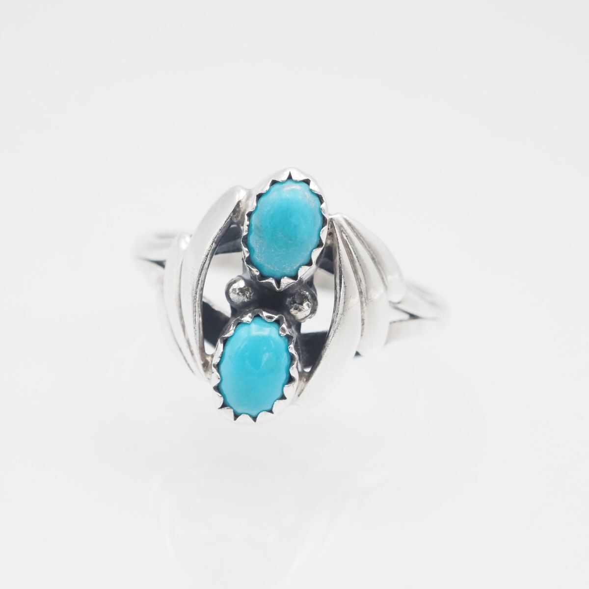 H451 ナバホ ターコイズ トルコ石 AL NEZ作? 925刻印 リング デザイン シルバー 指輪 インディアンジュエリー 12月誕生石 16号拍卖