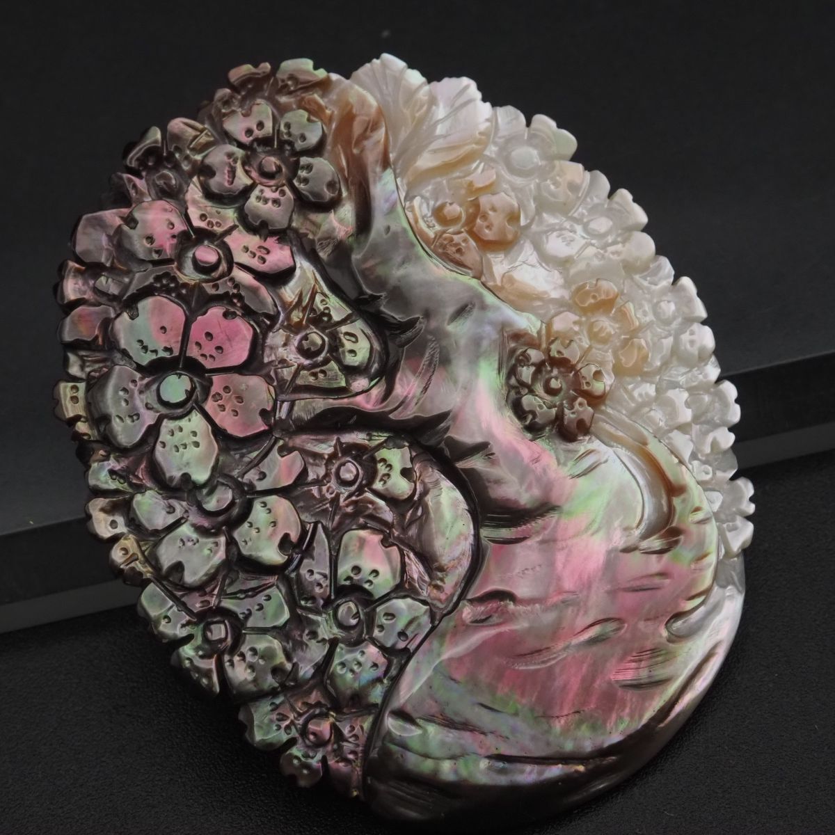 H940 シェル ブローチ 大ぶり 桜 サクラ 彫刻 デザイン ヴィンテージ拍卖