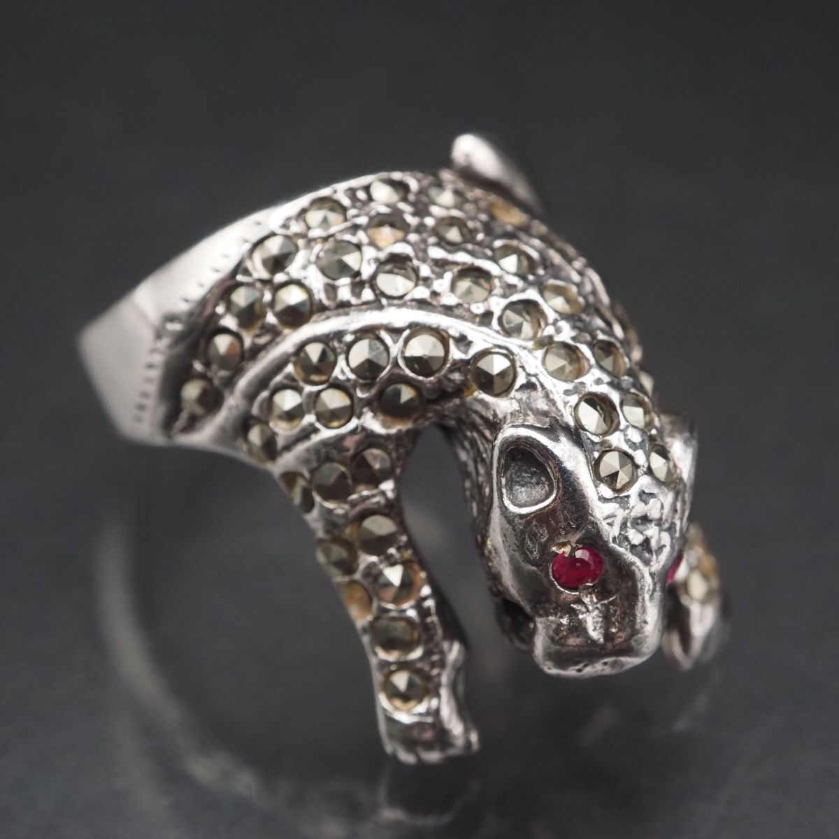 J147 ルビー? ピンクスピネル? 925刻印 リング 大ぶり マーカサイト マルカジット 豹 ヒョウ デザイン シルバー 指輪 16号拍卖