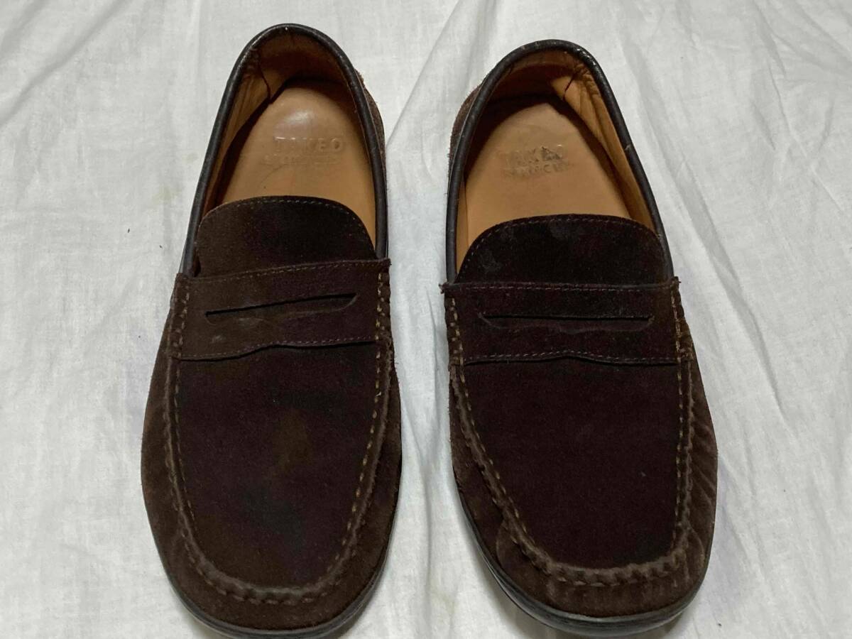 送料無料!TAKEO KIKUCHIのスウェードローファー!2998円即決!サンダル感覚の靴底スニーカータイプなのでらくらく!TKではない本物!拍卖