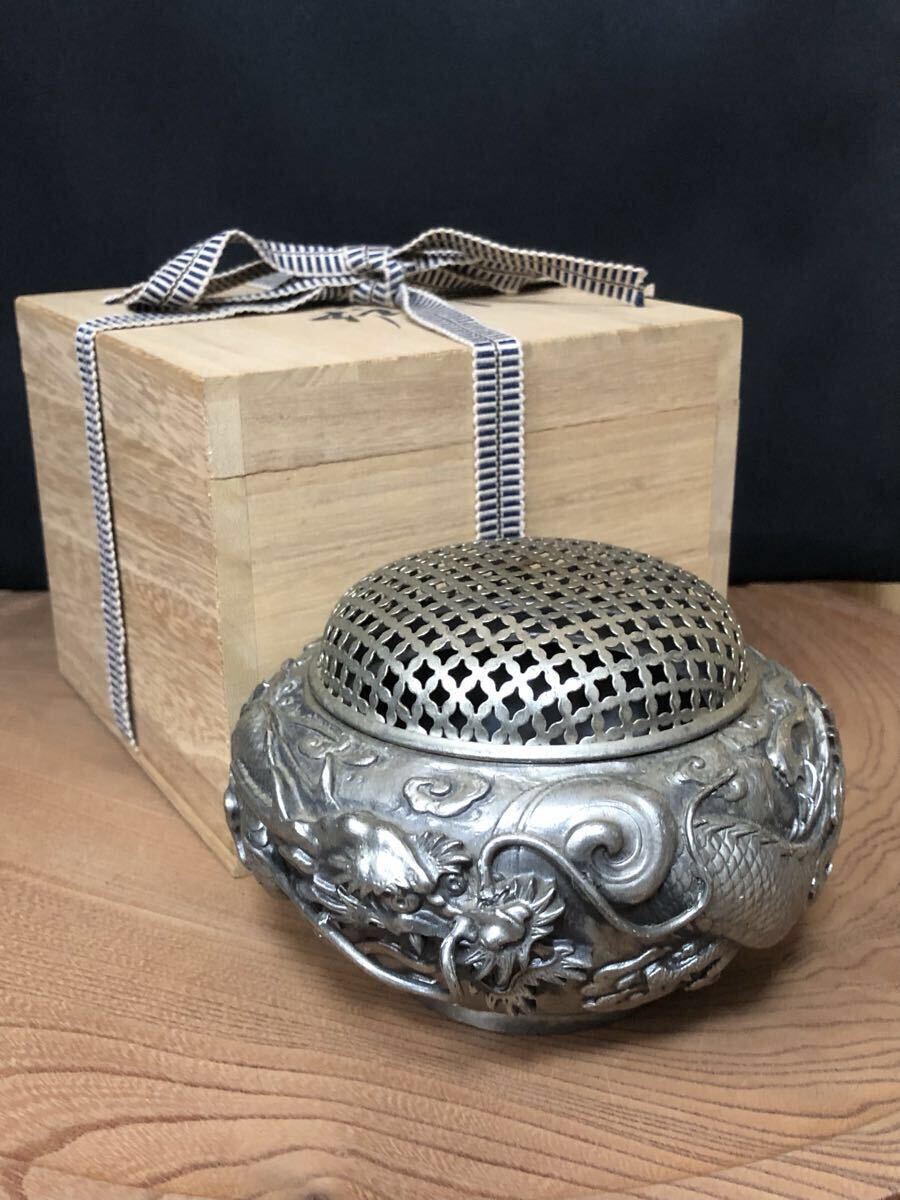 【蝋型鋳銅】香炉・雲龍紋・在銘『剛信』作・共箱・茶道具拍卖