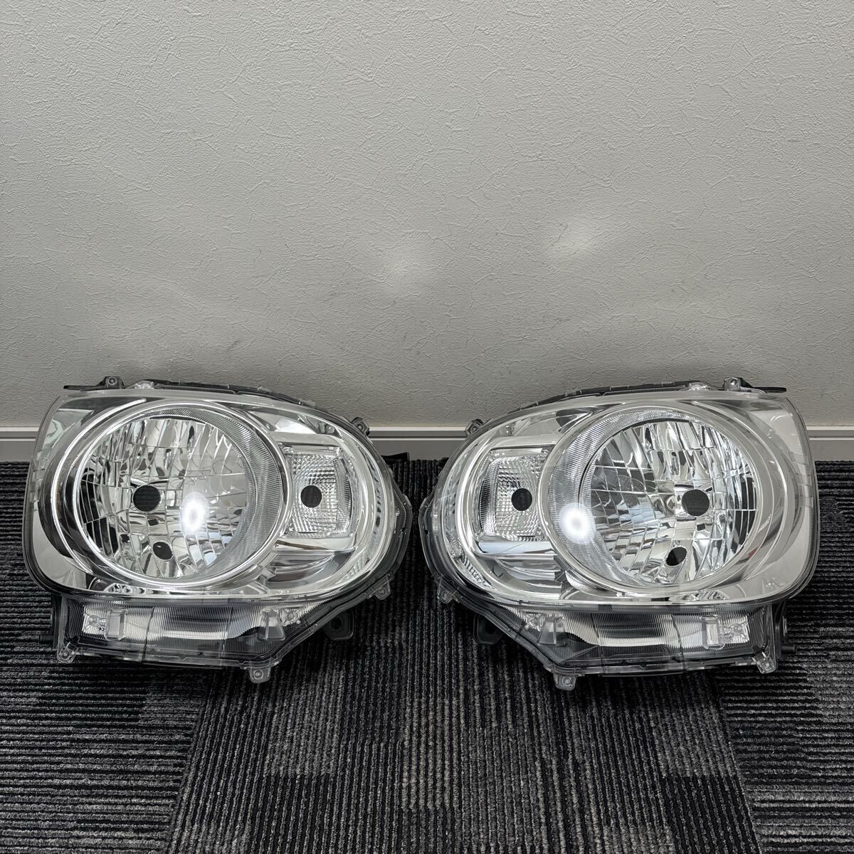 ダイハツ LA850S ムーブ キャンバス 純正 ハロゲン ヘッドライト 左右セット KOITO 100-6908C 打刻:5H拍卖