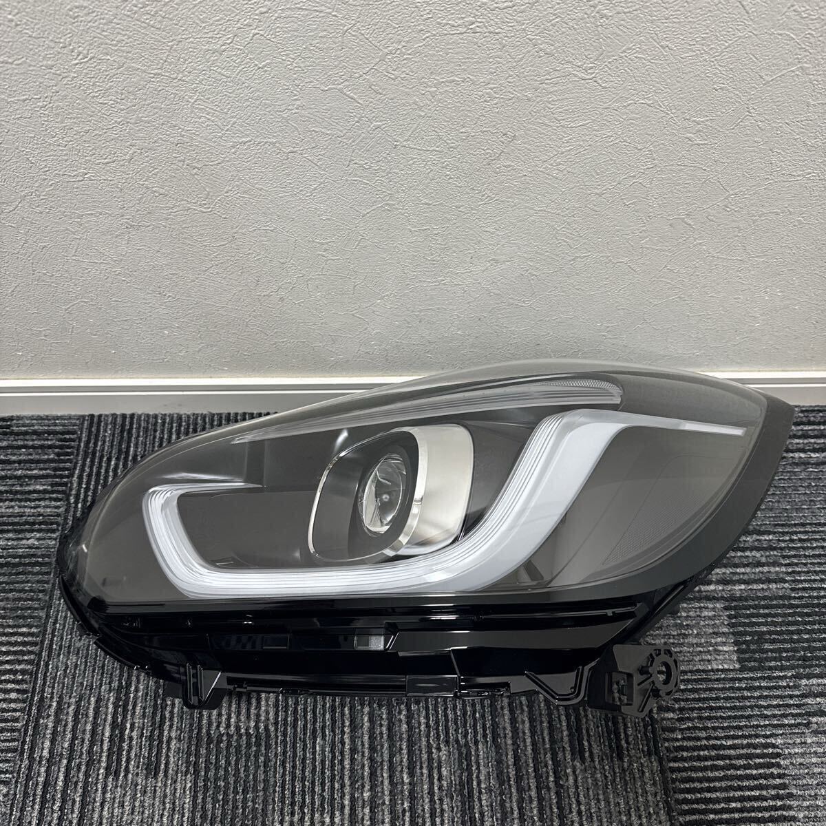 新品未使用 HONDA ホンダ GR1 フィット 純正 左 助手席 LED ヘッドライト ヘッドランプ STANLEY W4395 刻印:J 33150-TZA-J23拍卖