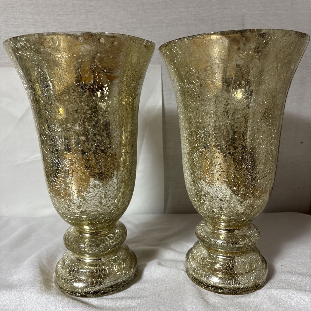 ☆N05☆ クラック加工 大型 ガラス フラワーベース 2点まとめて 高さ33㎝ 口径20㎝程度 ゴールド 花立 花瓶 発送100寸 若干の傷あり拍卖