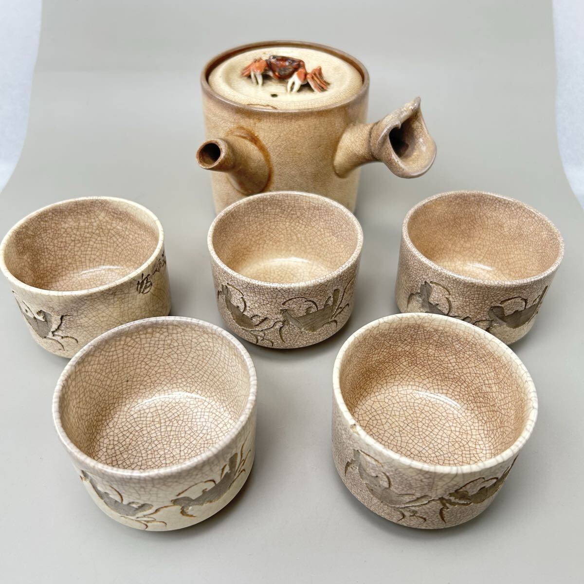時代水月焼 蟹細工 天神蟹彫 茶器揃 六点一式 急須/煎茶碗/湯冷煎茶道具 和食器 急須 煎茶道具 湯呑 茶器 茶道具 茶器セット 湯呑み 茶器揃拍卖