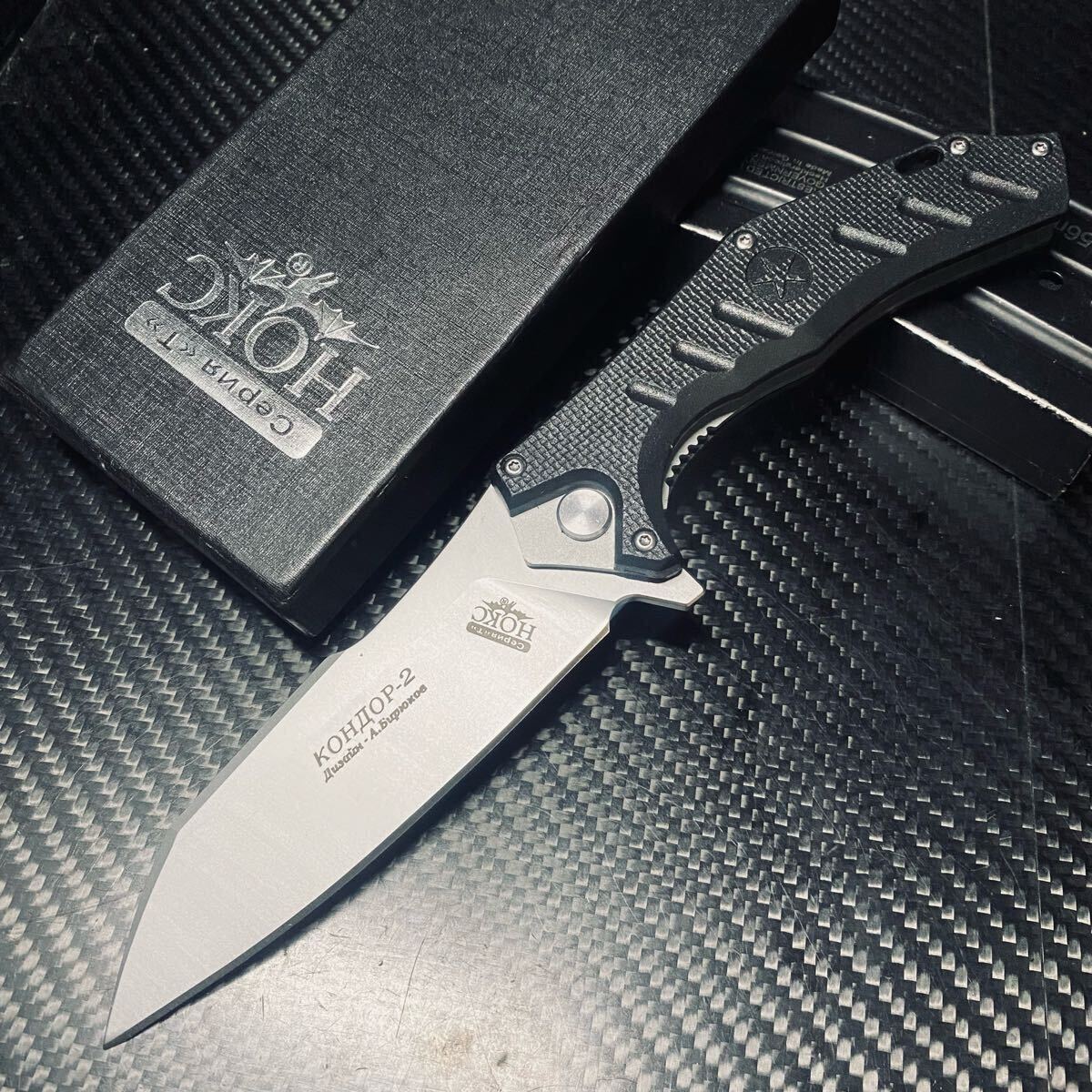 超高品質 折りたたみナイフ アウトドアナイフ キャンプ 刃厚約3mm ハイキング 野外登山 フィッシング 153g拍卖