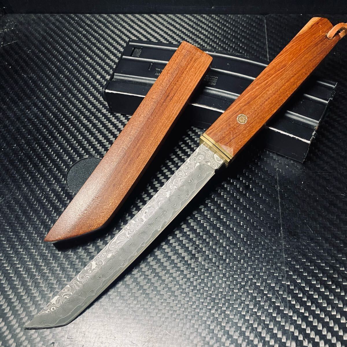 超高品質 黒檀和式 日本刀 サバイバルナイフ ダマスカス鋼製 薪割り 專用シース付き キャンプ アウトドア ハイキング 野外登山 155g拍卖