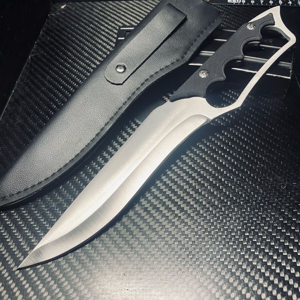 【日本在庫あり 翌日発送 】新品 高品質 サバイバルナイフ 重量感187g 鋼製 薪割り キャンプ アウトドア ハイキング 野外登山 シース付拍卖