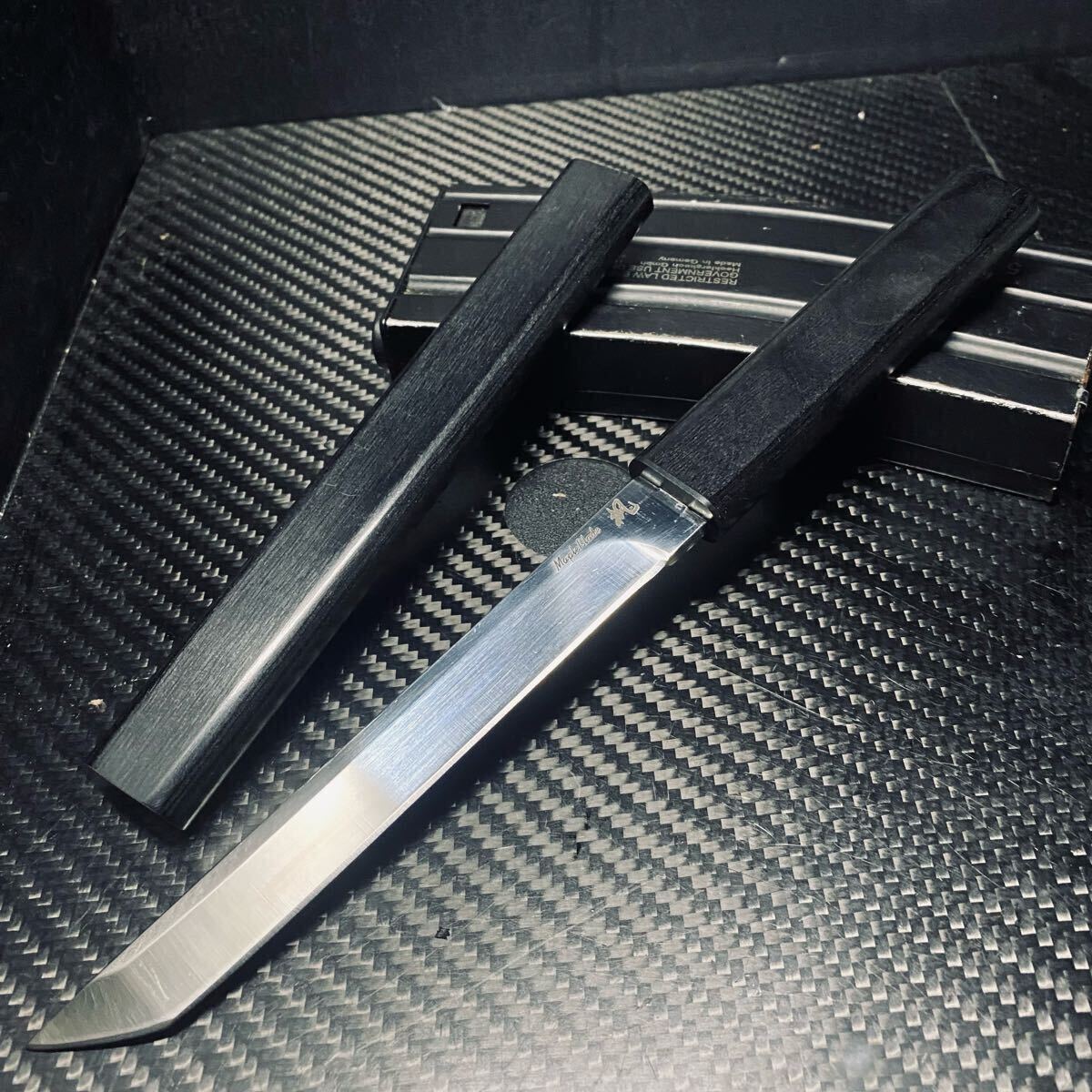 高級木 黒檀和式 日本刀 サバイバルナイフ ダマスカス鋼製 專用シース付き キャンプ アウトドア ハイキング 野外登山 104g拍卖