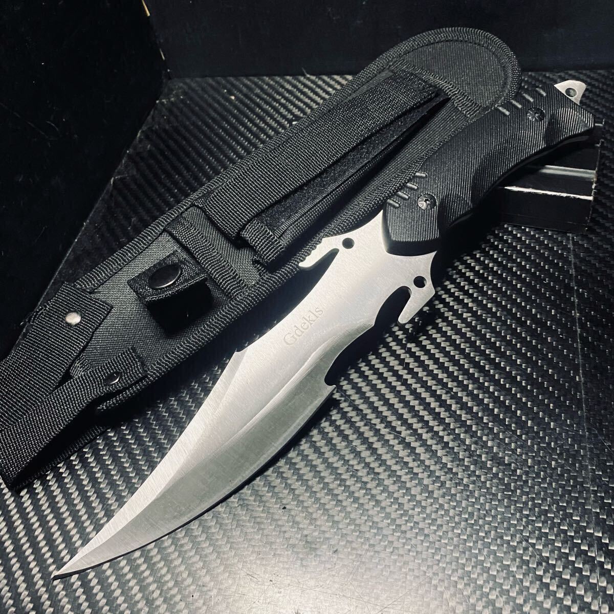 【日本在庫あり 翌日発送 】超高品質 サバイバルナイフ 重量感213g 鋼製 薪割り キャンプ アウトドア ハイキング 野外登山 シース付き拍卖