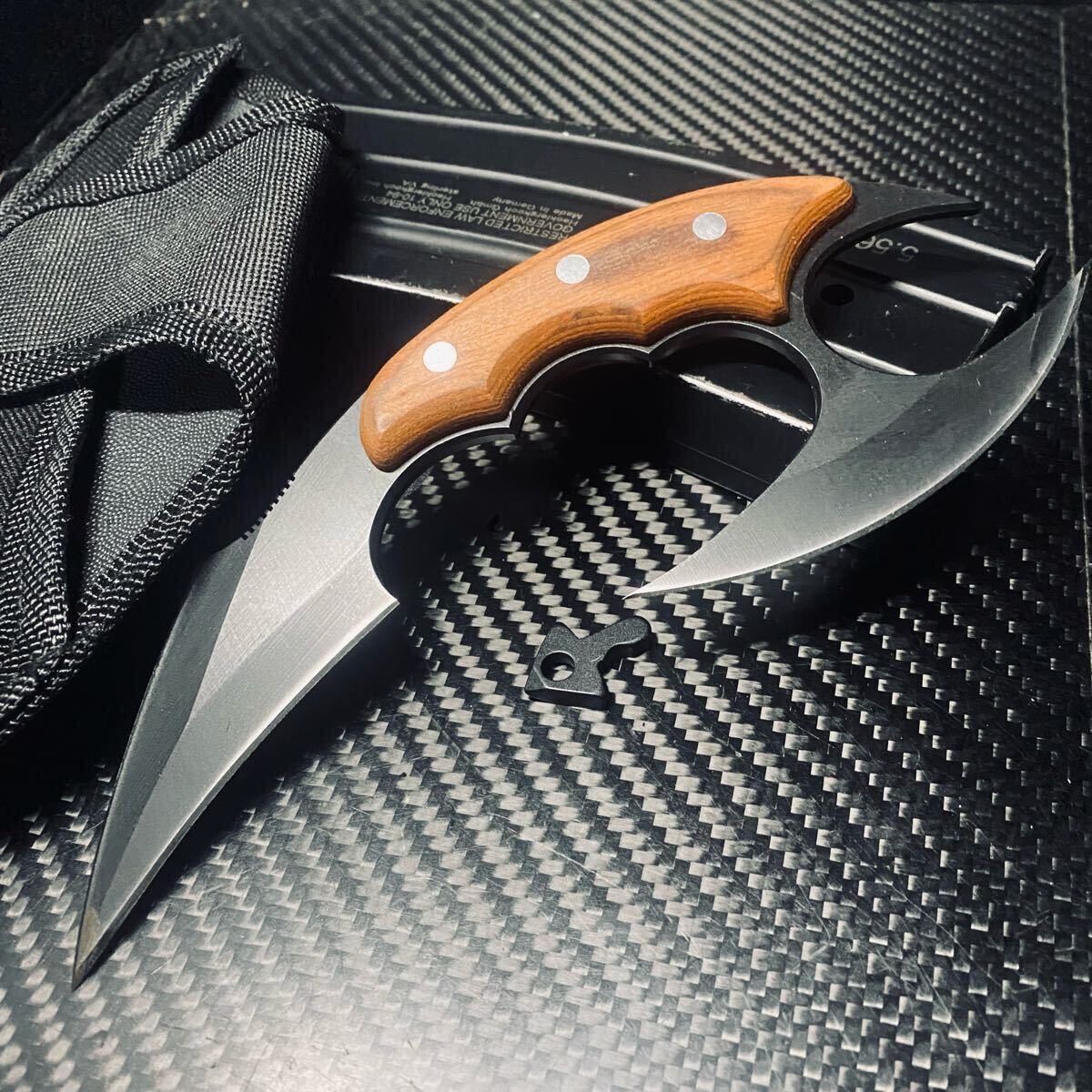 【日本在庫あり 翌日発送 】鋼製 アウトドア ナイフ キャンプ ハイキング 野外登山 フィッシング 116g サバイバルナイフ拍卖