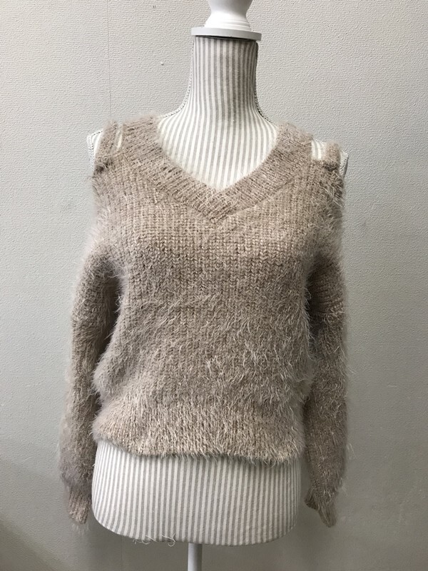 4475 レディース 【 GYDA MARKSTYLER Vネック 肩出しショートニットセーター 】 サイズ:F 色:ベージュ拍卖