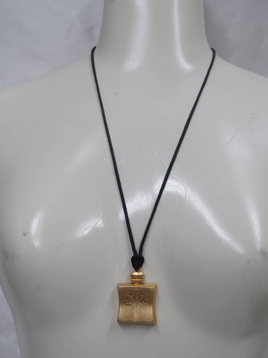 【アクセサリー】 エルメス HERMES ヴァンキャトル 24 フォーブル Faubourg 練り香水 ペンダント 現状品拍卖