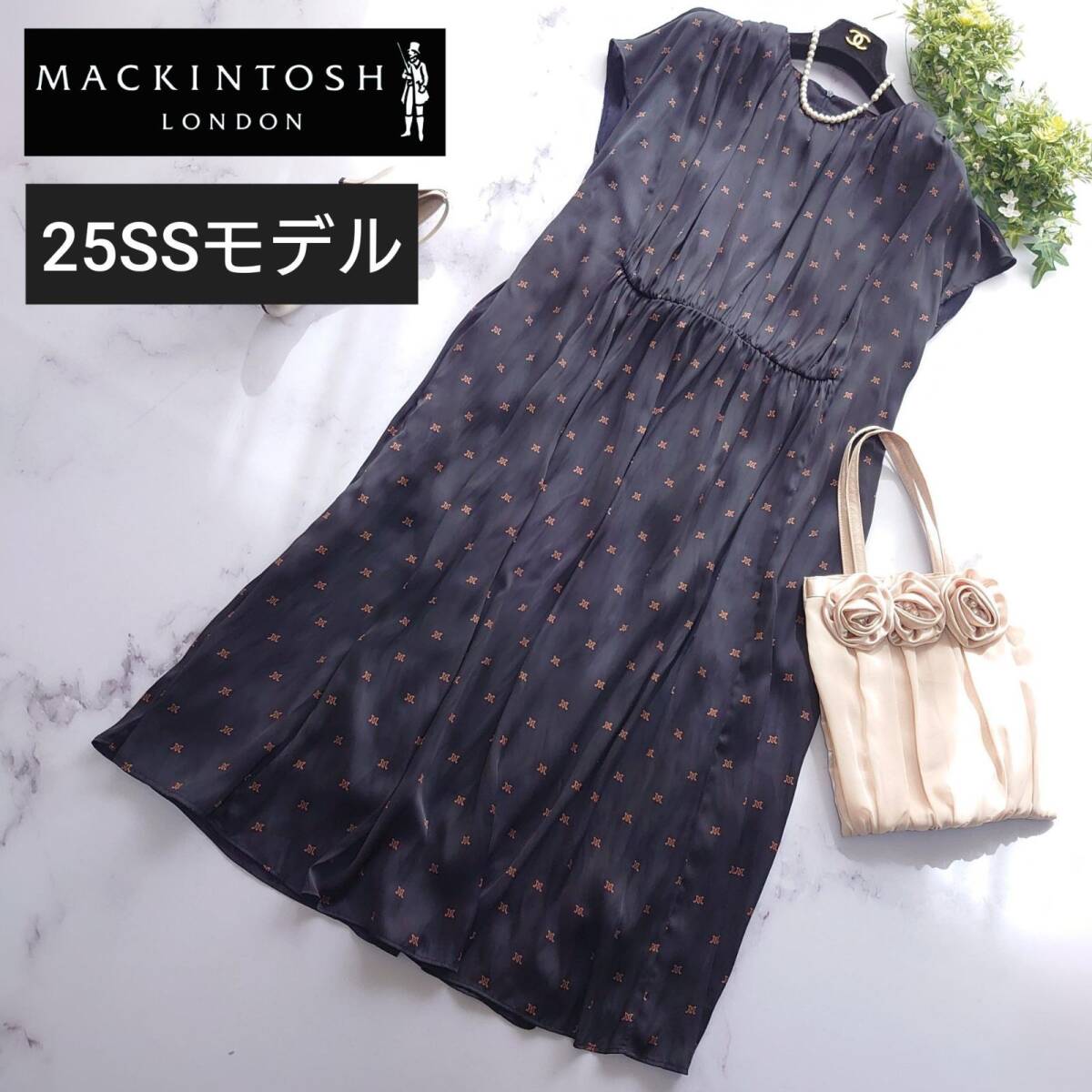25SS 定価6.3万 2XL相当 マッキントッシュロンドン Mドットプリントワンピース 大きいサイズ44 3L 半袖 ギャザー ロング ネイビー 紺拍卖