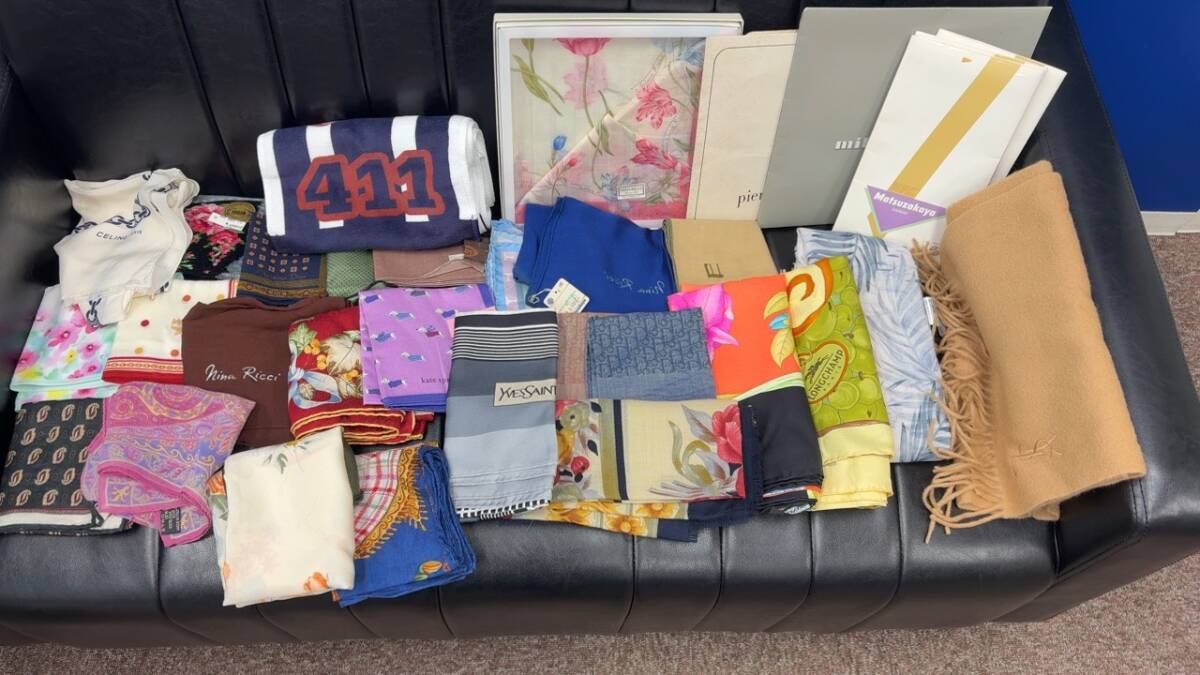 DIOR CELINE YSL dunhill 他 ブランド ノーブランド 30点以上 スカーフ ハンカチ マフラー 大量おまとめ出品拍卖