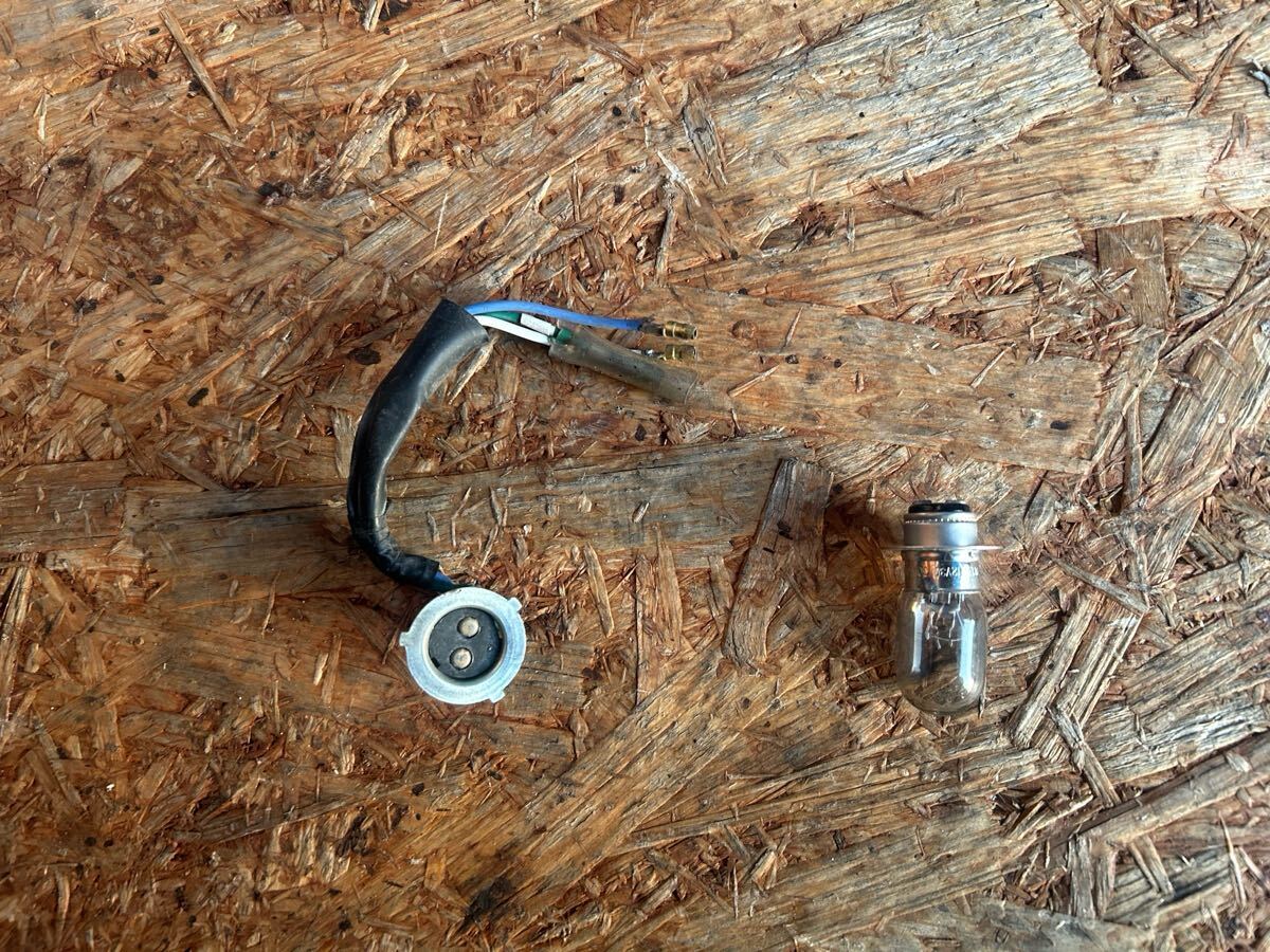 4572■ ホンダ トゥデイ AF61 ヘッドライト ソケット 電球拍卖